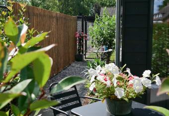 Bed & Breakfast Udens Buiten has Balcony rooms