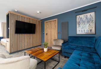 Rzemie  lnik Zakopane allows 18 year olds to book a room