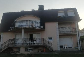 Villa Ophelia has Balcony rooms