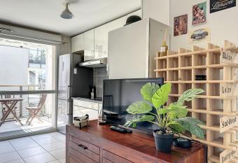 Le Central - 4 personnes - Parking has Balcony rooms