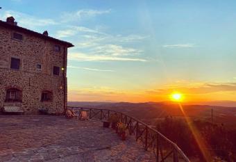 Mansarda Isabella allows 18 year olds to book a room