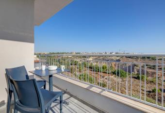 Valley s Edge Apartments allows 18 year olds to book a room