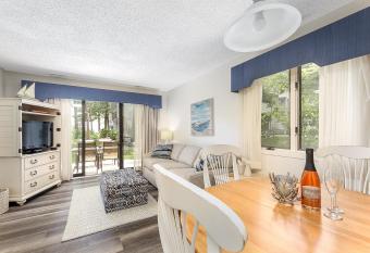 Grand Traverse Bay Lake View Condo has Balcony rooms