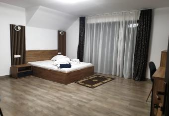 Casa Maria Moieciu de Sus has Balcony rooms