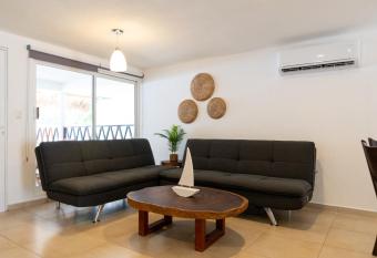 Casa Kuk   - Isla Mujeres has Balcony rooms