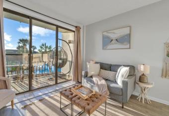 Serene Waterfront Studio Fort Walton Beach Condo allows 18 year olds to book a room