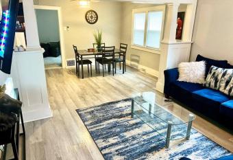 Cozy 2 Bedroom Home near Notre Dame allows 18 year olds to book a room