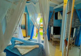 ASAS DEL MAR - SUITES has rooms with a private hot tub