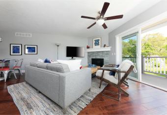 Contemporary 3BDR Townhouse with lock off close to Downtown TC 962 has Balcony rooms