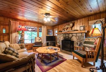 Cozy Riverside Getaway Pine Bend 4BDR Cottage 5589 has Balcony rooms