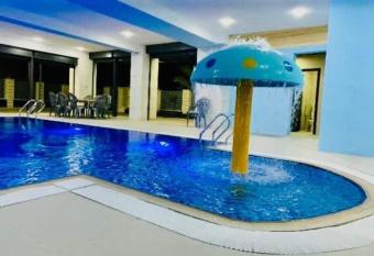 villa wardet algabal has rooms with a private hot tub