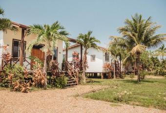 Cuatro Casitas has Balcony rooms