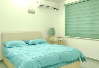 AAA Homestay Georgetown Penang has Balcony rooms