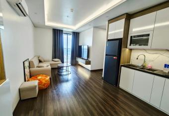    m c  ng, hi   n      i, ti   n nghi! has Balcony rooms