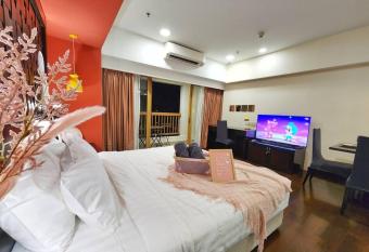 Sunway Lagoon Sweet Comfy Home for 1-5pax has rooms with a private hot tub