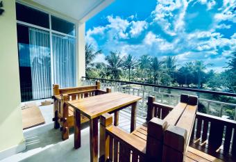 Kelingking Hostel has Balcony rooms