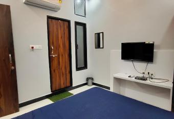 Dev Guest House has Balcony rooms