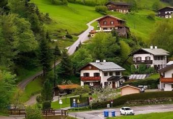 600 m from BTS Phra Khanong Aspire Sukhumvit 48 has Balcony rooms