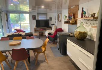 La Paillotte - 6 personnes has Balcony rooms