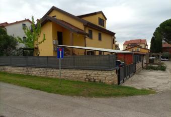 Apartments Ingrid has Balcony rooms