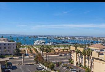 Lovely 2Bed condo in little Italy with a balcony with ocean view 316 has rooms with a private hot tub