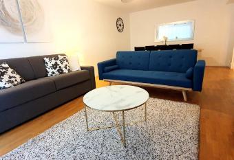 TULIPE - Spacieux appart 3 Ch - PARIS EXPO - CACHAN has Balcony rooms