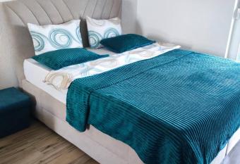 APARTMAN PRAVICA 2 allows 18 year olds to book a room