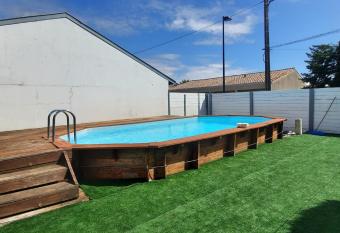 Chez Chantal et Alain has Balcony rooms