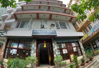 Om Tara Guest House Pvt Ltd allows 18 year olds to book a room