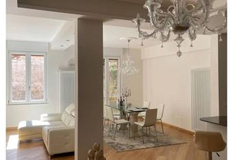 Luxury Castelletto appartament has rooms with a private hot tub