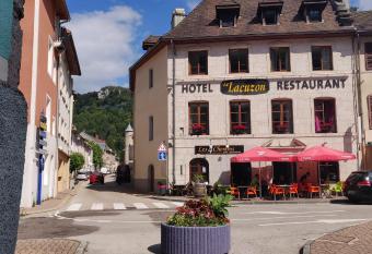 H  tel Le Lacuzon allows 18 year olds to book a room