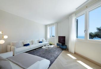 La Clubhouse, Monaco Country Club has Balcony rooms