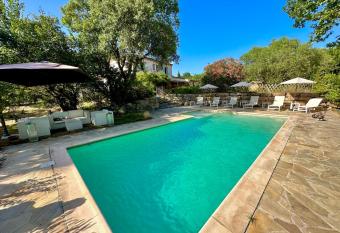 Villa Julien has Balcony rooms