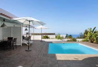 Villa Tino has Balcony rooms