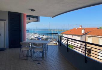 Costa Azzurra Aparment has Balcony rooms
