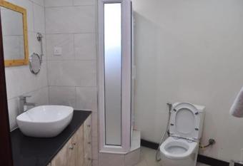 Sunset Boulevard Beachfront Apartment with Breakfast has Balcony rooms