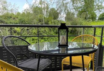 Appartement T3, Terrasse, Piscine, 2 Places Parking Priv   has Balcony rooms
