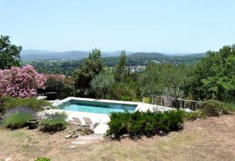 Villa in Provence near the Golf of Saint-Tropez has Balcony rooms