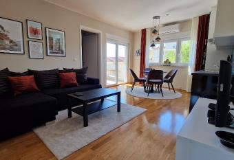 Apartment MaDe has Balcony rooms