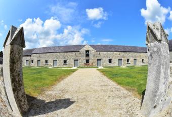 Upper Yard Borris House has Balcony rooms