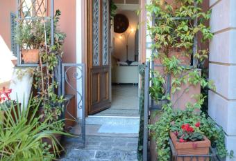 Bellagio Center Apartment n  12 allows 18 year olds to book a room