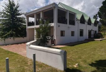 The 10th Hole - Golf Estate has Balcony rooms