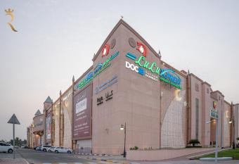 A Serene Getaway Loloa Pleasure Houseboat has rooms with a private hot tub