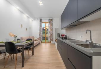 Monza Centro-Milano - XXL Home, Family, Free Parking has Balcony rooms