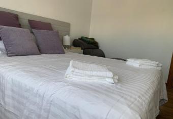 Sueca 1 allows 18 year olds to book a room