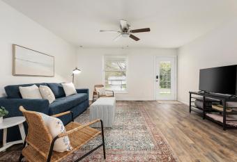 Charming Fully Renovated 3BDR Ranch Style Home in TC 3019 has Balcony rooms