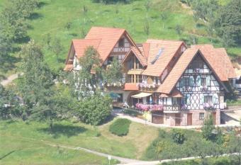 B  uerlehof has Balcony rooms