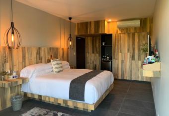 Hotel Partana allows 18 year olds to book a room