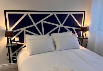 studio 3 au c  ur de P  rigueux allows 18 year olds to book a room