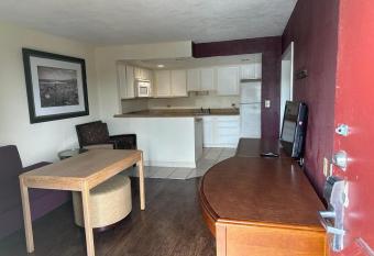 Phenix Inn & Suites has Balcony rooms
